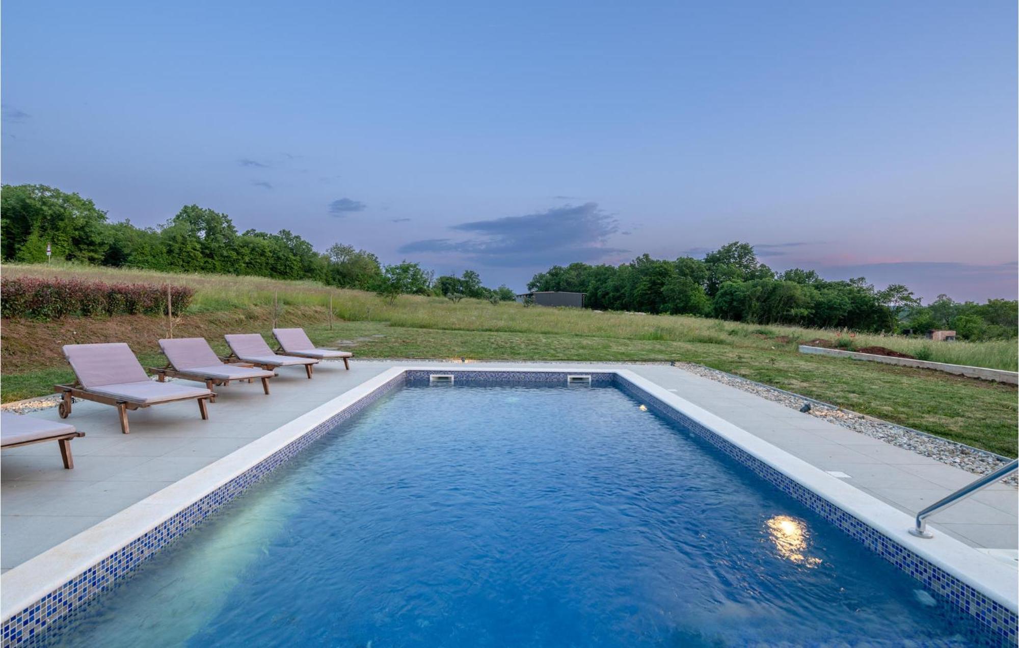 Stunning Home In Barban With Wifi Luaran gambar